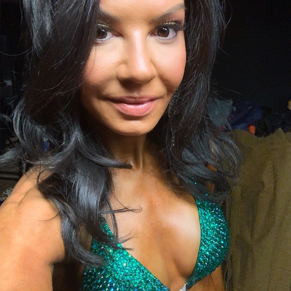 Meet your Posher, Laurie - Picture 1 of 1